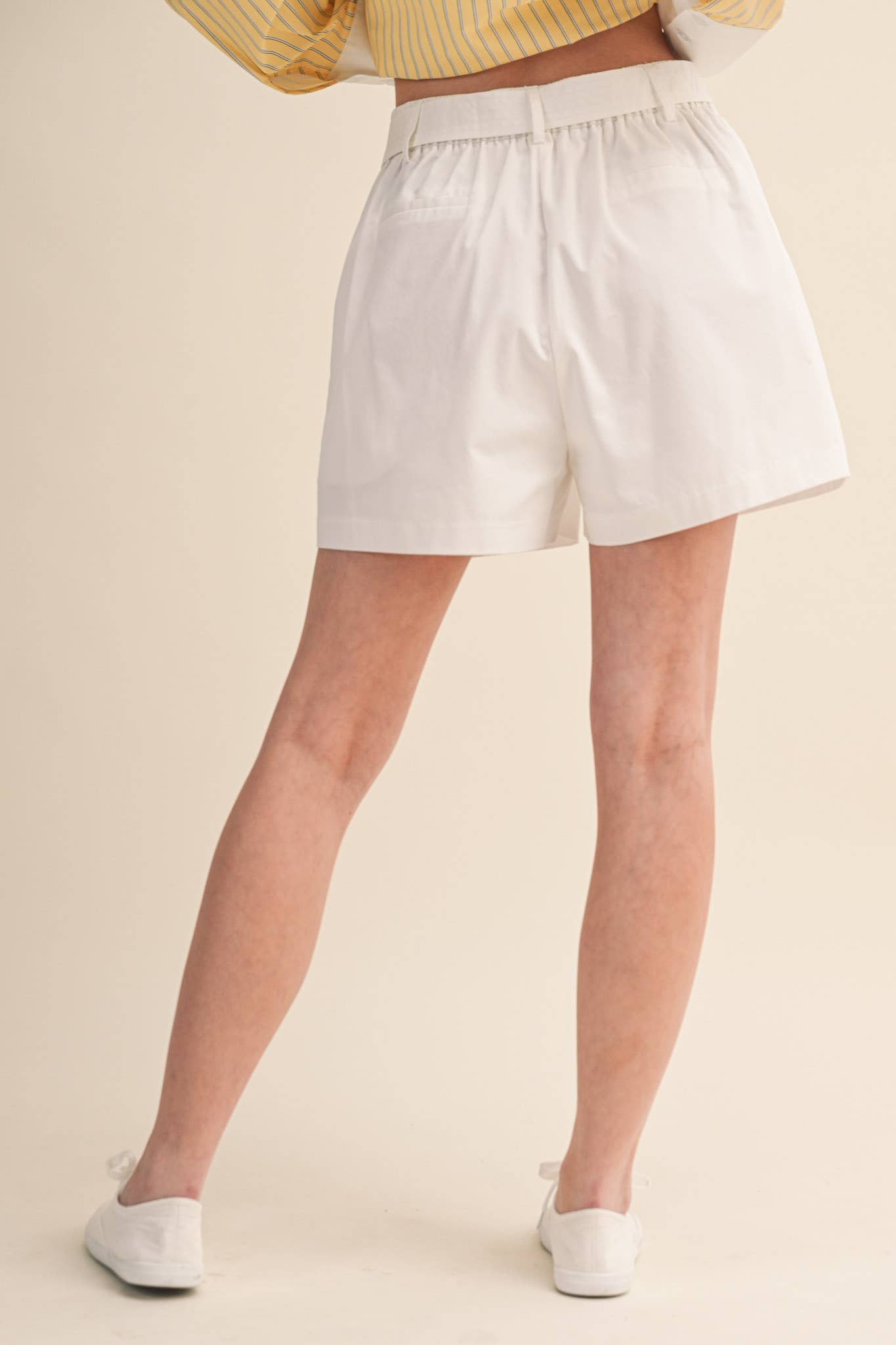 Shorts / Rope Trim Pleated Shorts / White