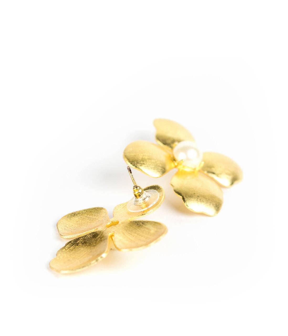 Earrings / Maggie Pearl Petal