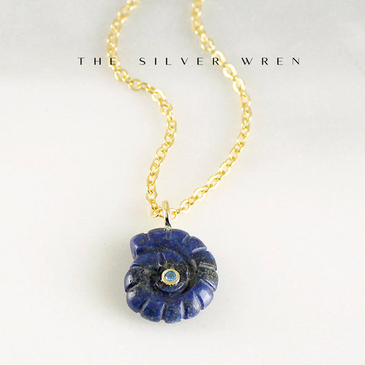 Necklace / Blue Lapis Carved Shell