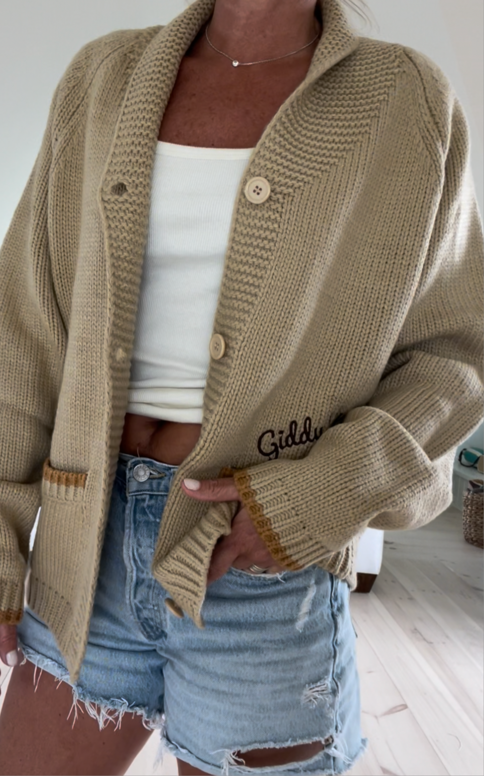 Sweaters / Vintage Horseshoe Varsity Cardi / Camel