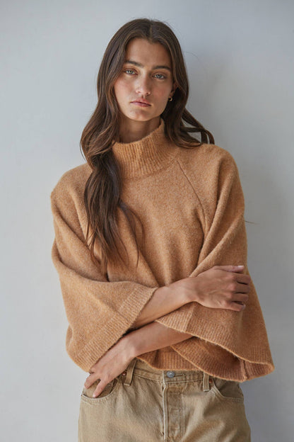 Tops / Boxy Mockneck Pullover / Camel