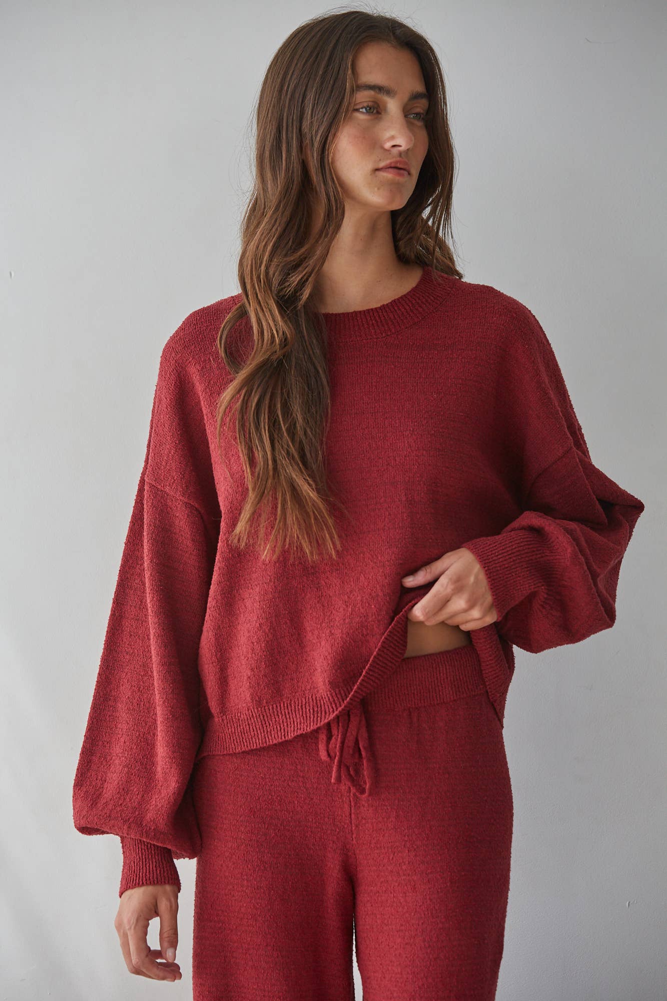 Sweaters / Relaxed Fit Pullover Sweater / Wine