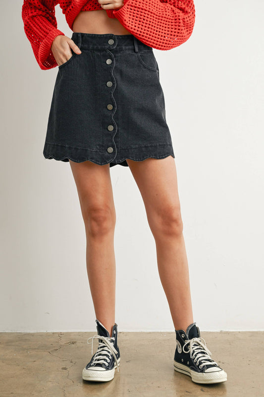 Buttoned Scallop Denim Skirt /  Black
