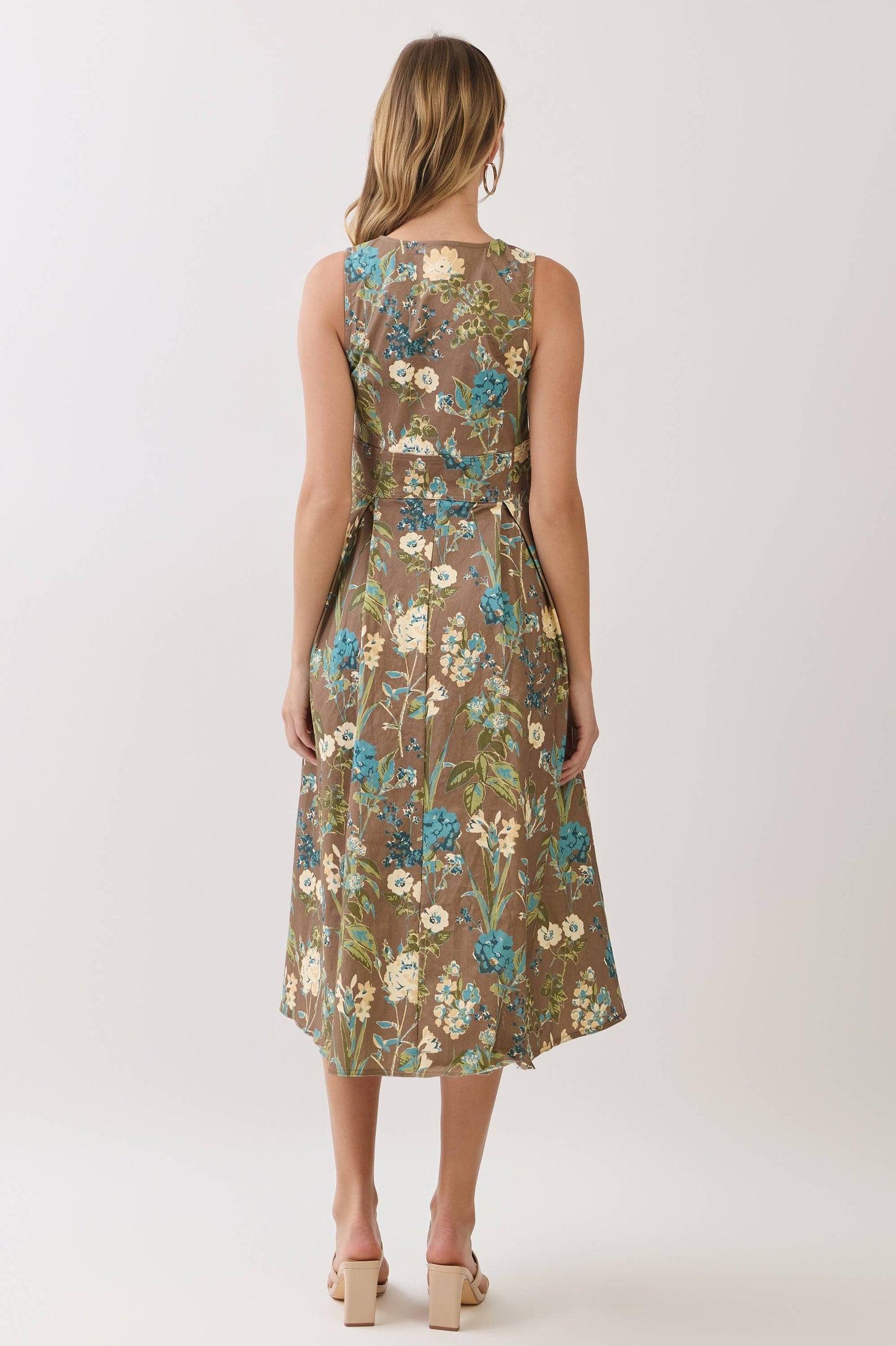 Dresses / Floral Print Front Button Down Midi Dress / Brown