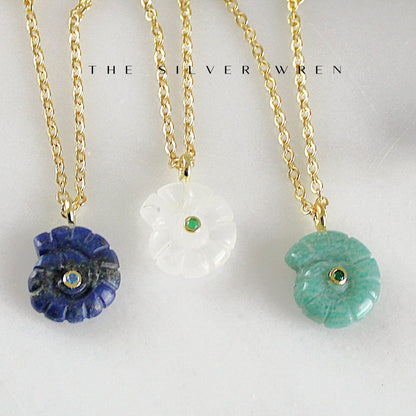 Necklace / White Quartz Carved Shell