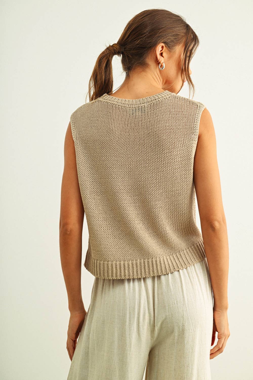 Tops / Sleeveless Knit / Stone