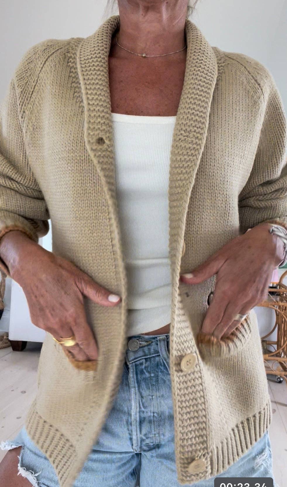 Sweaters / Vintage Horseshoe Varsity Cardi / Camel