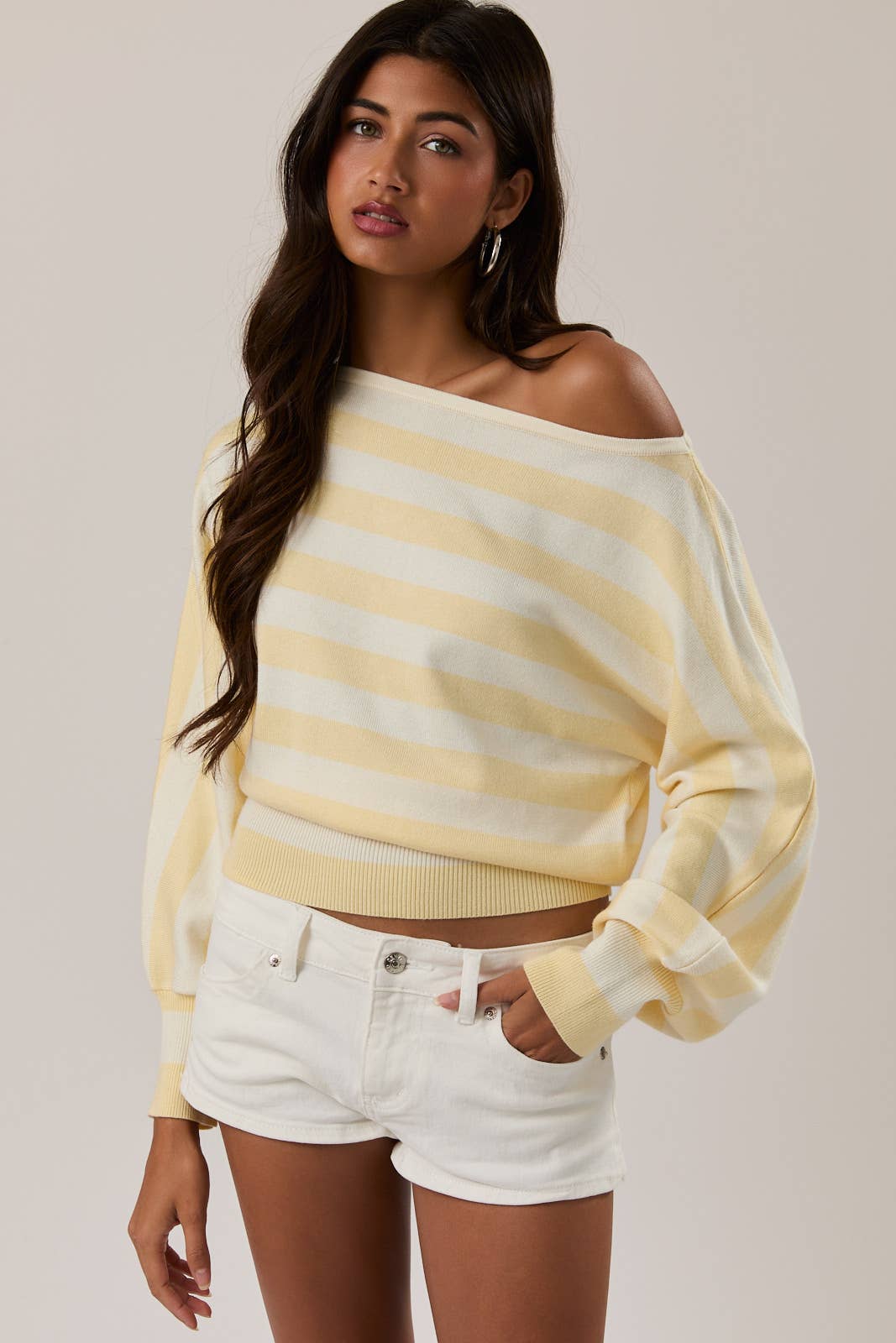 Sweater /   Boat Neck / Pale Yellow Stripe