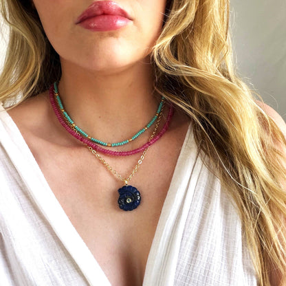 Necklace / White Quartz Carved Shell